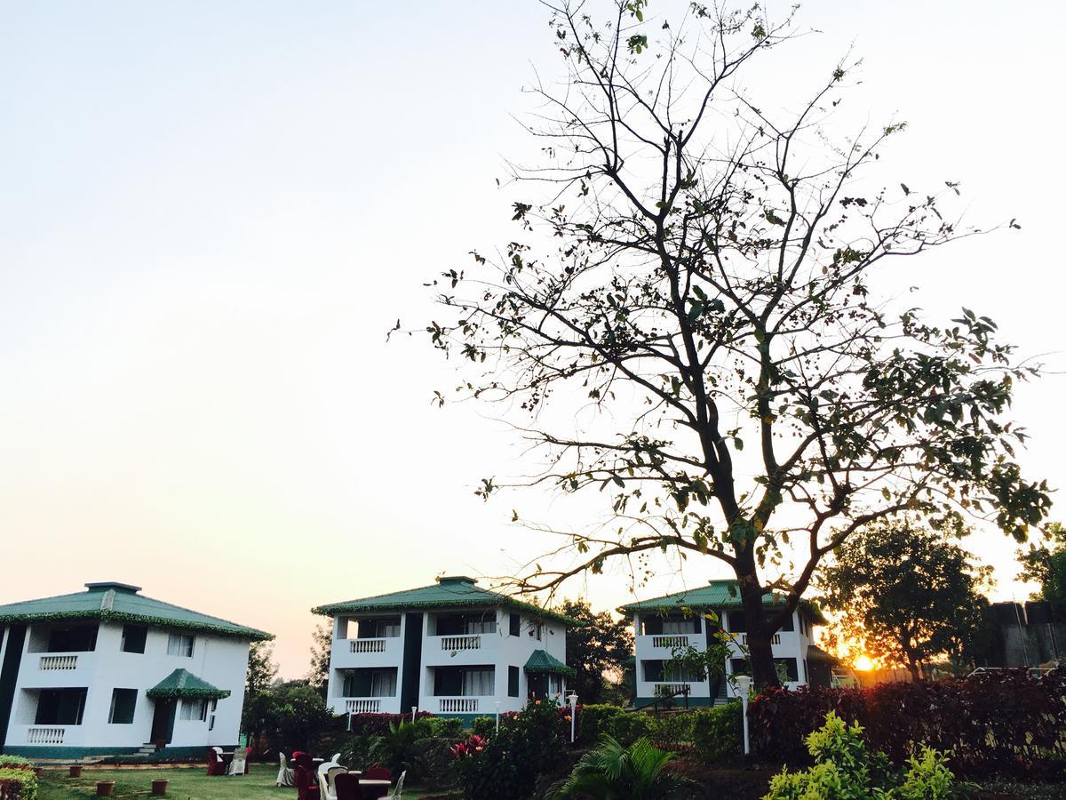 Presidency Highland Resort Koynanagar Ngoại thất bức ảnh
